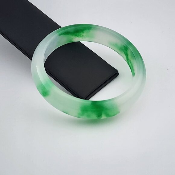Brand New Jade Bangle Bracelet - Picture 1 of 7